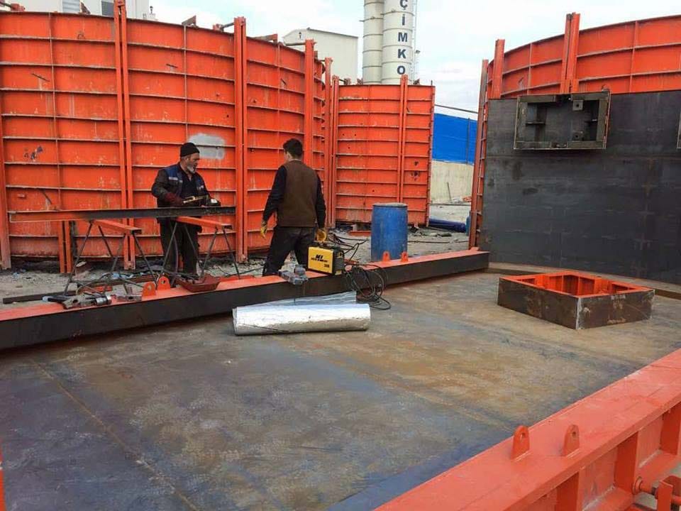 Büyük çaplı dairesel silo kalıbının fabrika sahasında imalatı